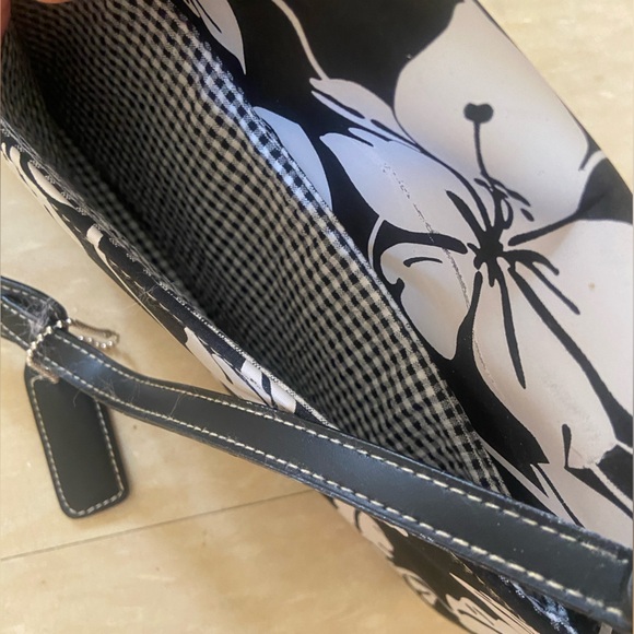 Beach/foral print shoulder bag🌸🌊 - Picture 3 of 5